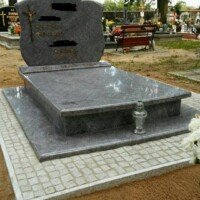 Nagrobek podwójny w Dębnie