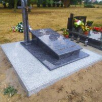 Nagrobek z podłogą w Gorzowie Wielkopolskim