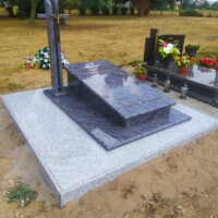 Nagrobek z podłogą w Gorzowie Wielkopolskim